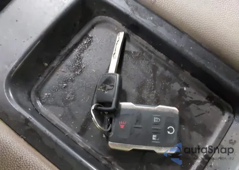 2014 Chevrolet Silverado 1500 2Lt z USA, uszkodzony, nr VIN 3GCUKREC8EG255260